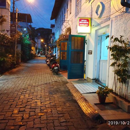 Spice Holidays Kochi Bagian luar foto